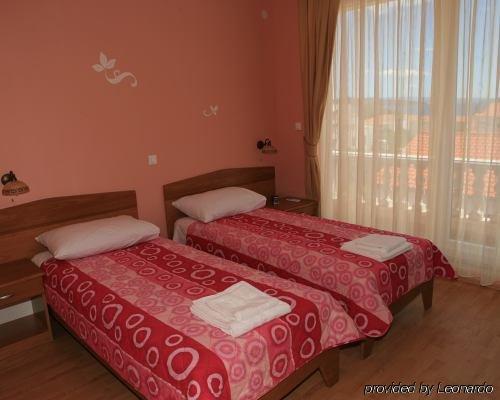 Villa Cezar Kastel Luksic Room photo